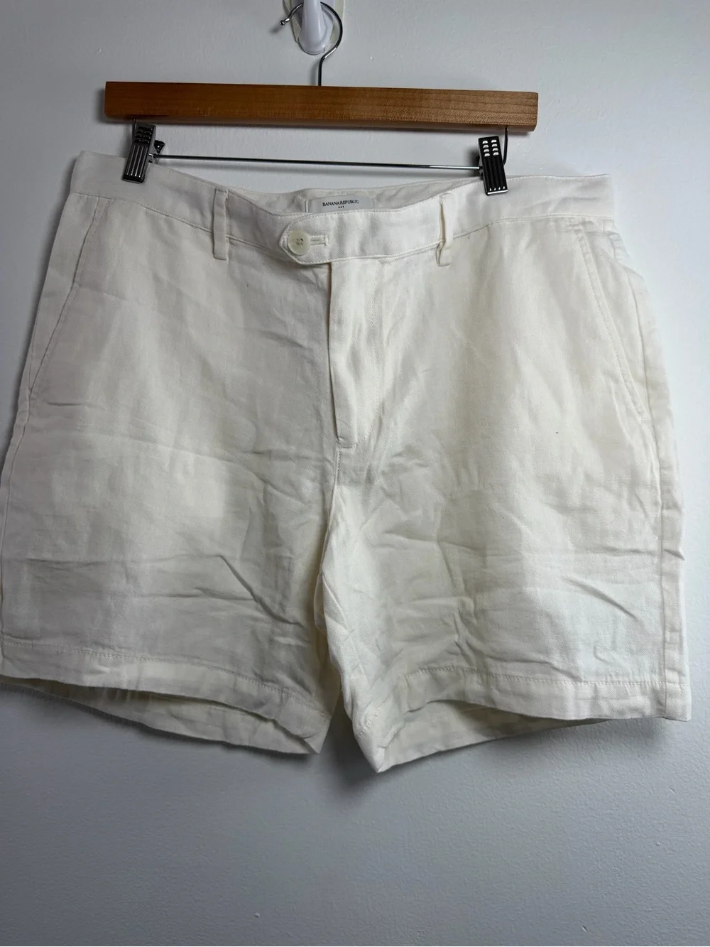 NWT Banana Republic chino coastal Men’s Linen Blend 7” Shorts White Size 35